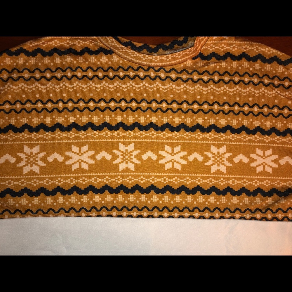 🎉HPx2🎉1 LEFT: Med 💛Yellow Shift Blouse w/ ❄️ - Picture 7 of 7
